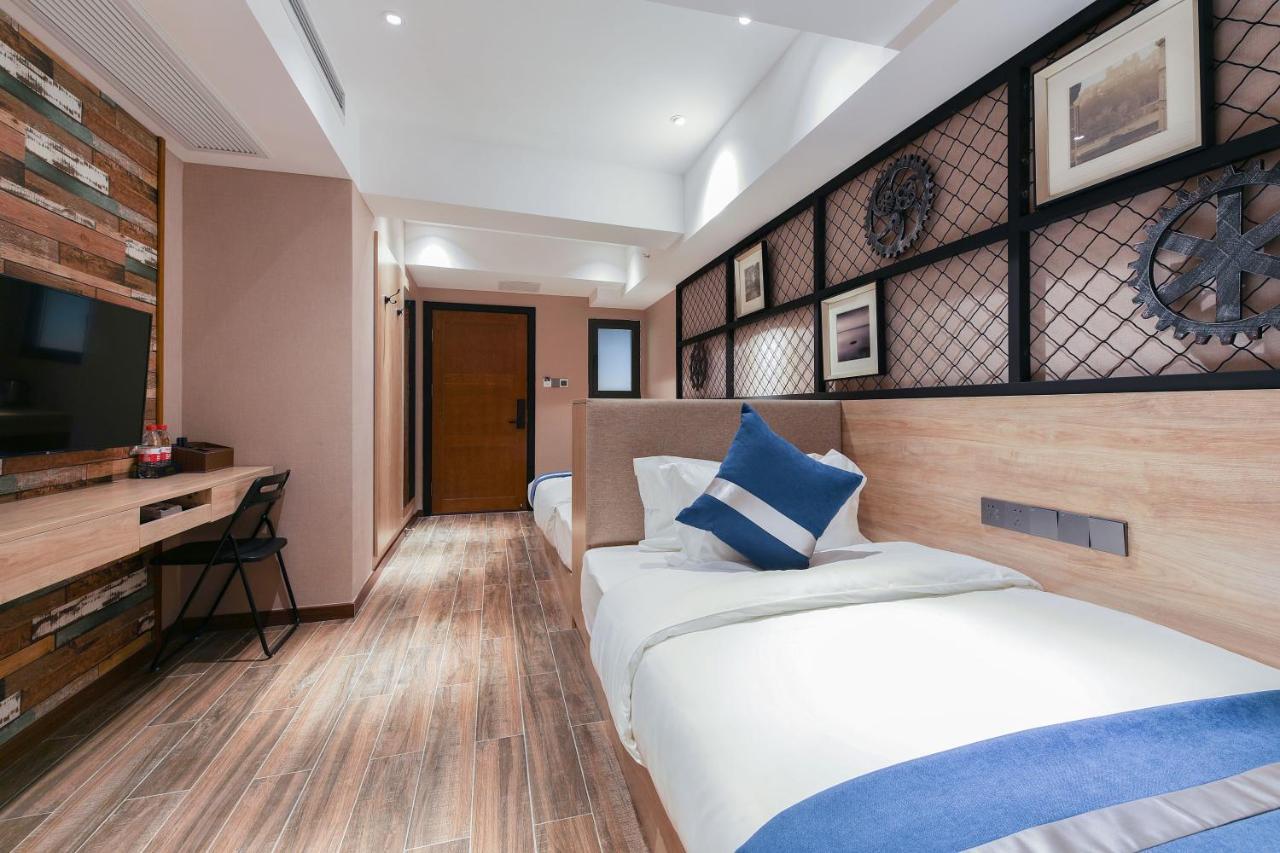 Zou Qu Ye Travel Hotel Чунцин Екстериор снимка