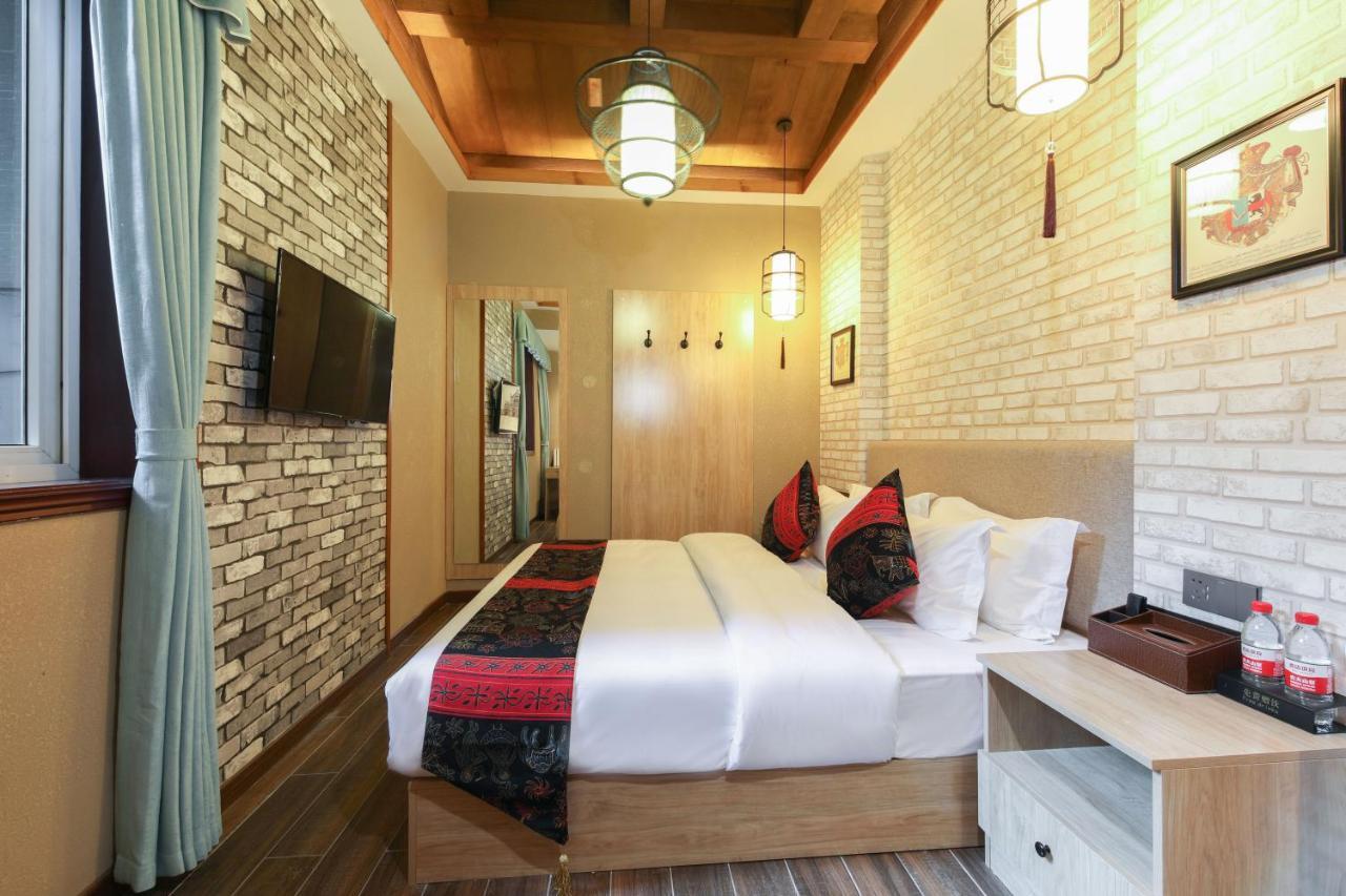 Zou Qu Ye Travel Hotel Чунцин Екстериор снимка