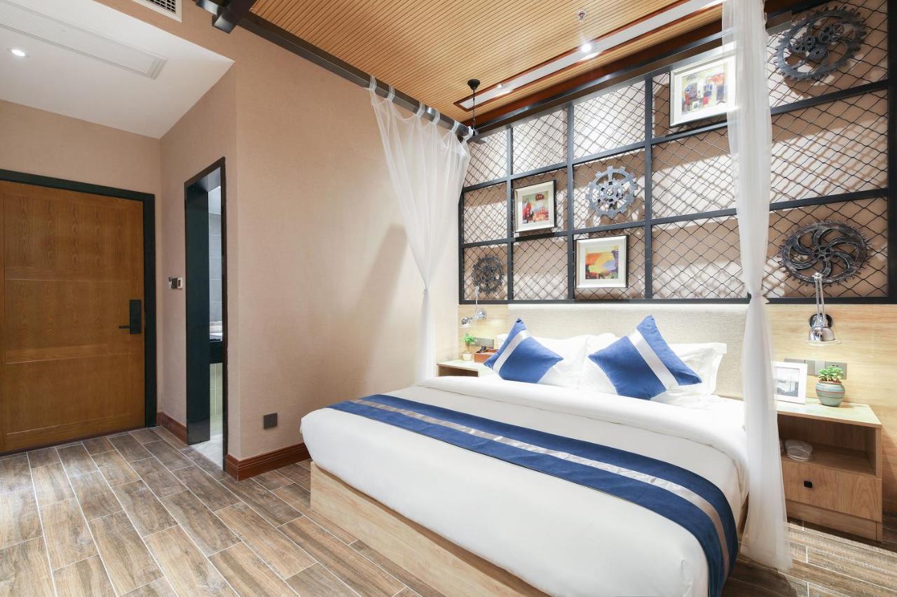 Zou Qu Ye Travel Hotel Чунцин Екстериор снимка