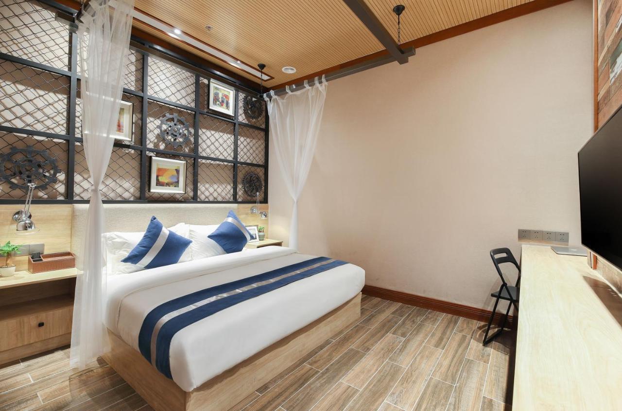 Zou Qu Ye Travel Hotel Чунцин Екстериор снимка