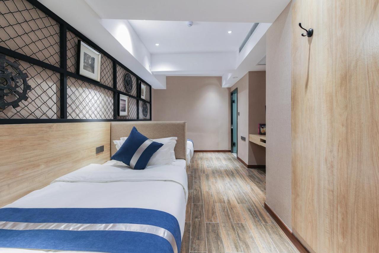 Zou Qu Ye Travel Hotel Чунцин Екстериор снимка